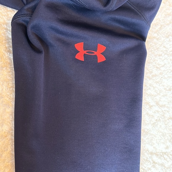 Under armor youth, extra large Superman hoodie - Picture 5 of 6
